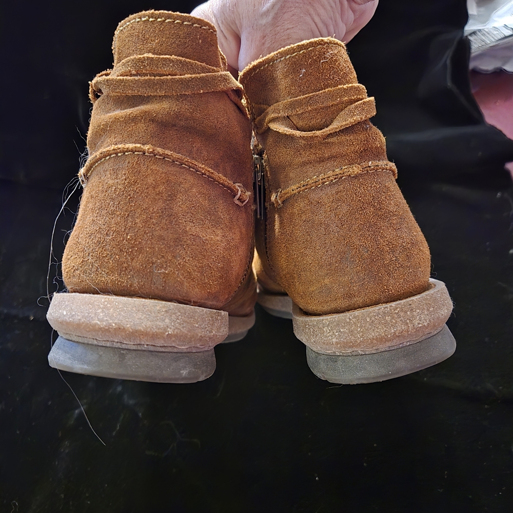 Born Tarklin Ginger/Congnac Suede Ankle Booties With Fringe - Picture 5 of 10